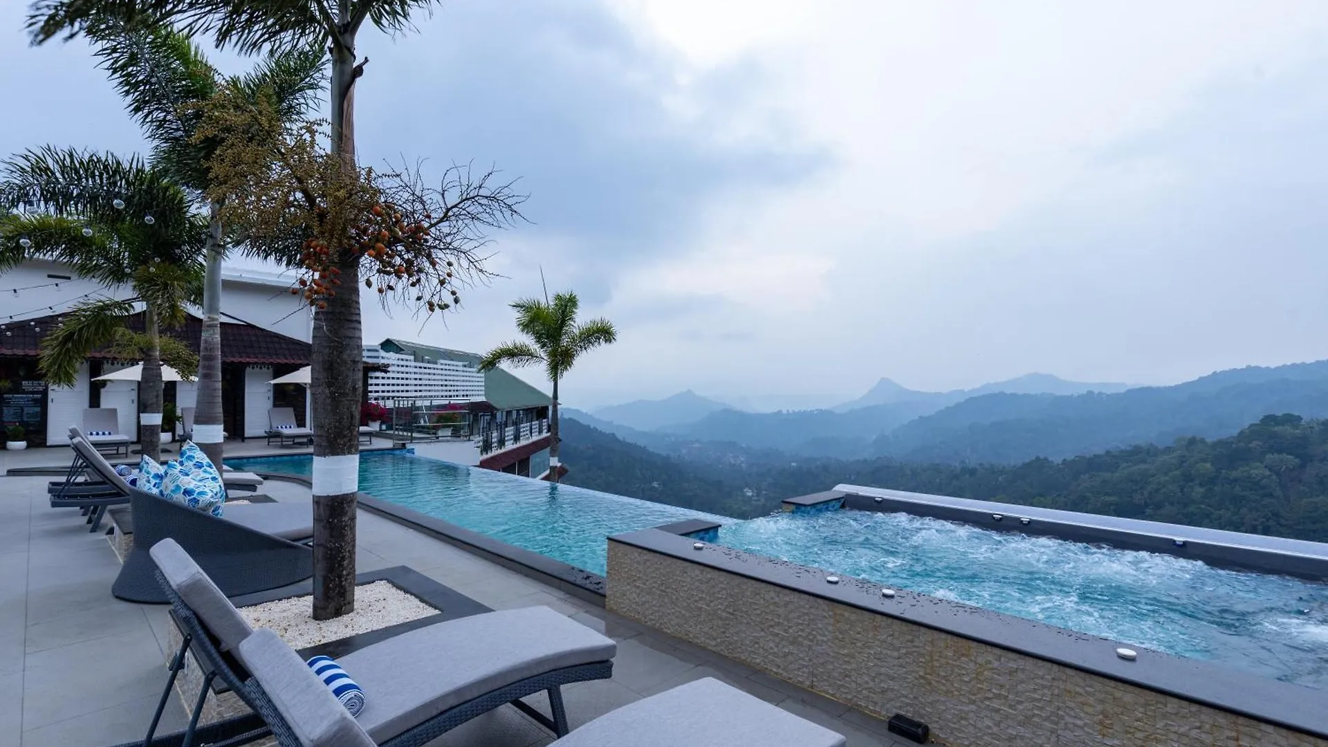 Hotel The Panoramic Getaway Munnar